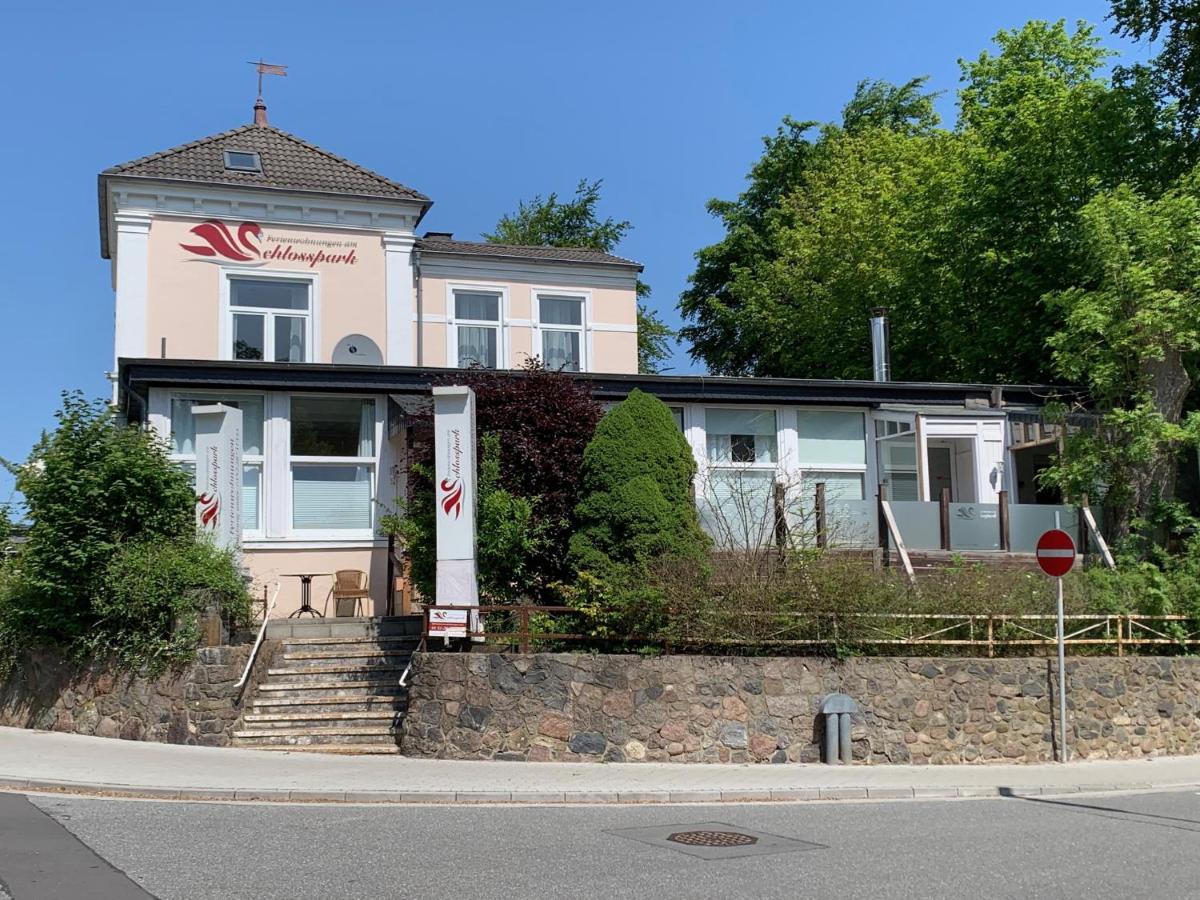 Am Schlosspark - App Ostsee-Perle Apartment Gluecksburg Exterior photo